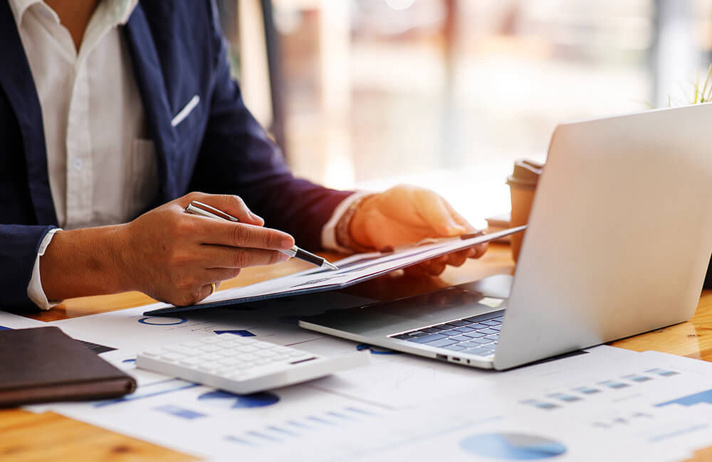 CGR informa sobre trámites de contratación administrativa de Open English en la institución